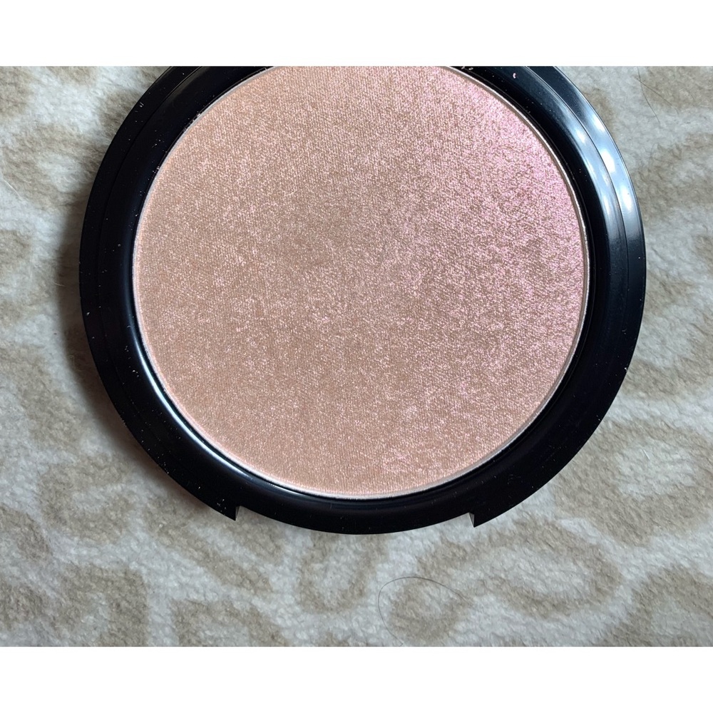 Aesthetica Highlighter